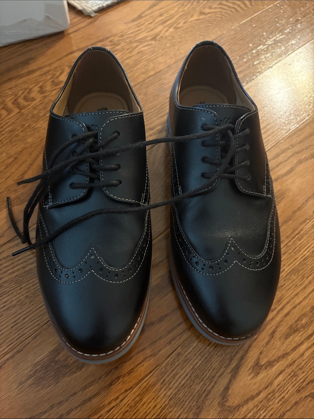Johnston & Murphy Black Upton Wingtip Derby Shoes